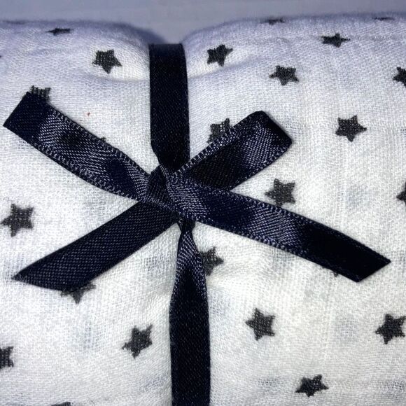 NORDSTROM BABY Muslin Swaddle Blanket Twilight Sleepy Stars 48 x 44 inches - Picture 3 of 9